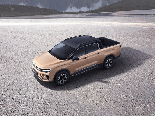 Il pickup elettrico di Geely RD6 per scopi commerciali.