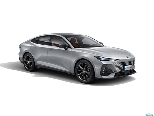 Changan UNI-V 2024 1.5T Ride-on Fuel Powered Car con sospensione anteriore Macpherson