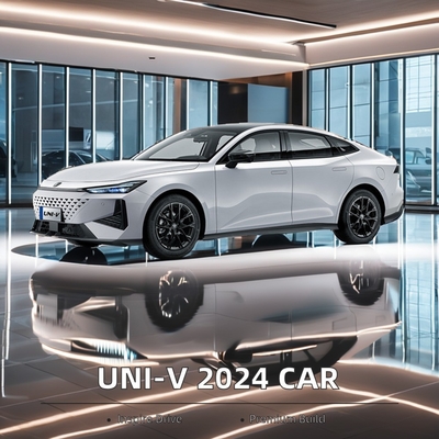 Changan UNI-V 2024 1.5T Ride-on Fuel Powered Car con sospensione anteriore Macpherson