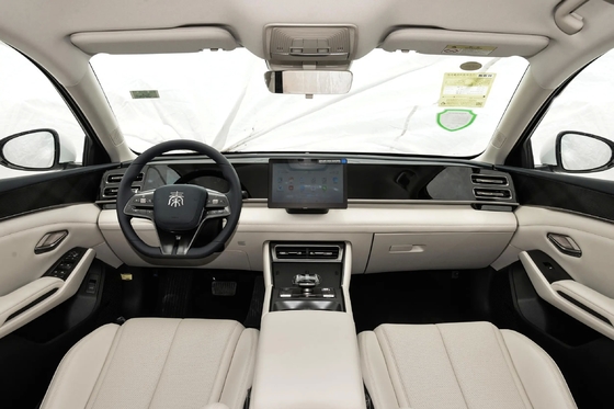 DM-I-2024 80KM Leading Model PHEV Sedan per BYD Velocità massima 180Km/h Tipo di energia PHEV