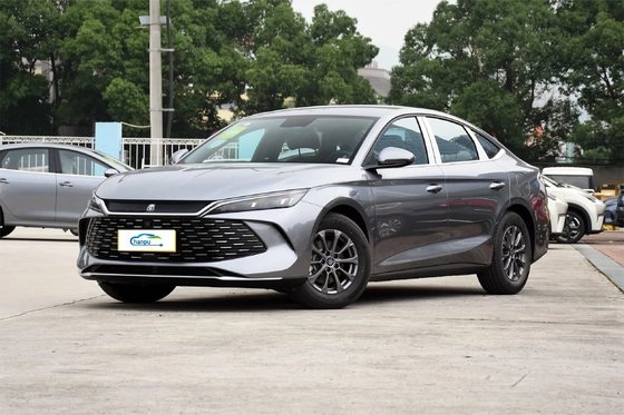 DM-I-2024 80KM Leading Model PHEV Sedan per BYD Velocità massima 180Km/h Tipo di energia PHEV