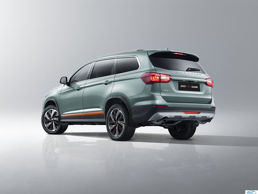 Capacità del serbatoio di carburante 50-80L Dongfeng Forthing T5 2024 Un mini SUV cinese per il commercio al dettaglio