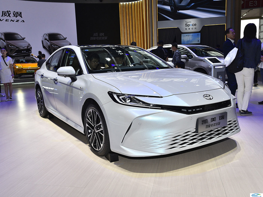 Scaffalature e sedili in tessuto in alluminio 2024 Toyota Camry Ride-On