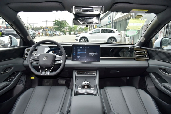 Qin L Dm-I-2024 Eco-Friendly Dual Powertrain Phev Sedan con 4 porte Swing Open