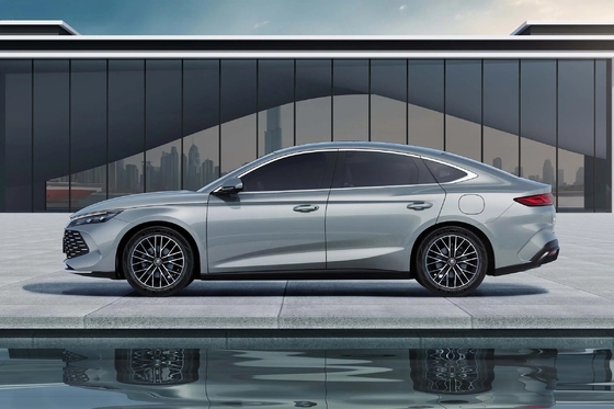Esplora la berlina PHEV di Byd La perfetta combinazione di efficienza energetica e prestazioni