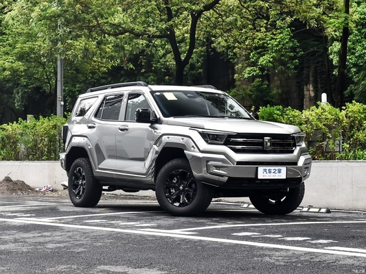 Vivi il brivido del fuoristrada con GWM Tank 400 Hi4-T Hybrid PHEV Off-Road SUV