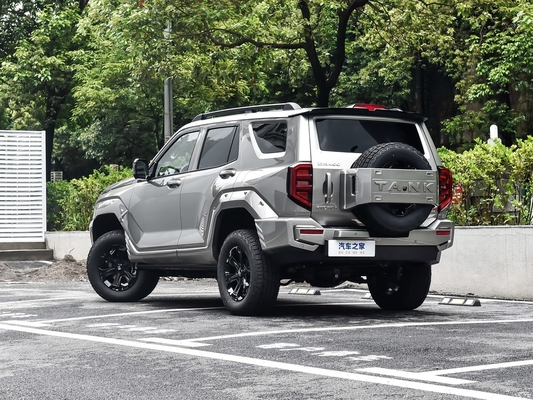 Vivi il brivido del fuoristrada con GWM Tank 400 Hi4-T Hybrid PHEV Off-Road SUV
