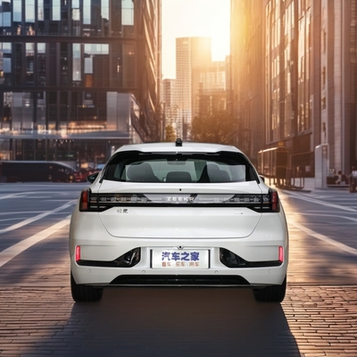 Zeekr 001 2024 Retail Ride-On EV Car La scelta definitiva per il trasporto passeggeri