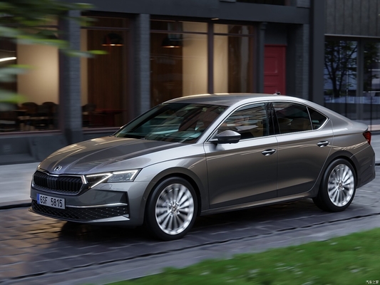 2024 Skoda Octavia Pro TSI280 1.5L Benzina berlina con ESC e controllo di velocità normale
