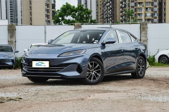 La berlina PHEV da 1,5 litri di Byd ha una massa massima a pieno carico di 2150 kg per un lusso e un comfort imbattibili