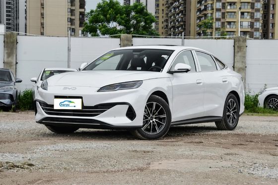 La berlina PHEV da 1,5 litri di Byd ha una massa massima a pieno carico di 2150 kg per un lusso e un comfort imbattibili