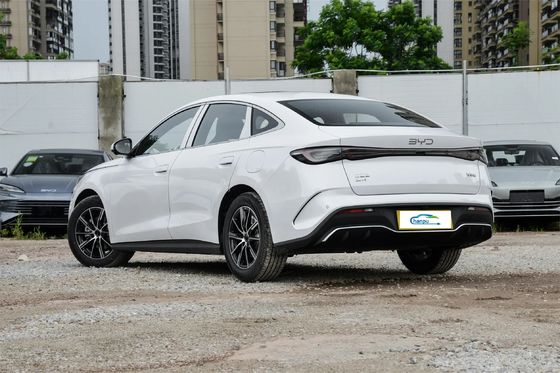 La berlina PHEV da 1,5 litri di Byd ha una massa massima a pieno carico di 2150 kg per un lusso e un comfort imbattibili
