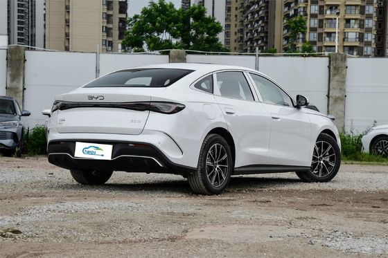 La berlina PHEV da 1,5 litri di Byd ha una massa massima a pieno carico di 2150 kg per un lusso e un comfort imbattibili