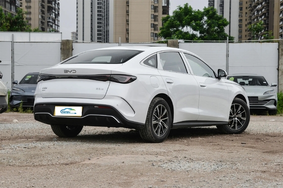 Green Energy PHEV Sedan Byd 06Dm-I-2024 Modello con 5 posti a sedere e autonomia di 120 km