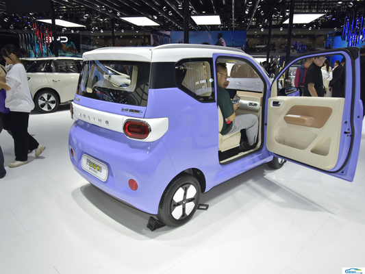 Veicolo energetico 2024 Wuling Hongguang MINI Macaroon 170km Ride-On EV Passenger Car