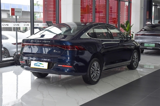 La potente berlina PHEV Qin Plus Dm-2024 Dm-I Honor di BYD con tecnologia ibrida