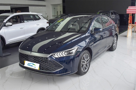 La potente berlina PHEV Qin Plus Dm-2024 Dm-I Honor di BYD con tecnologia ibrida