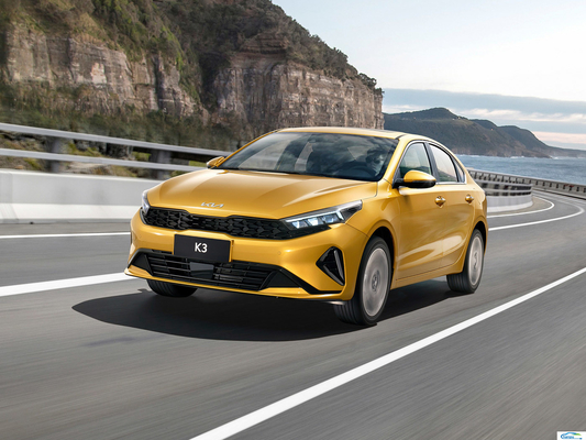 KIA K3 1.5L 1.4T berlina a benzina con vetro posteriore elettrico e funzione di sollevamento di una chiave
