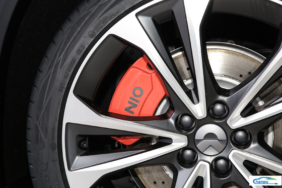 Nio Ec7-2024 100Kwh auto su 5 posti a sedere e metodo di apertura della porta oscillante