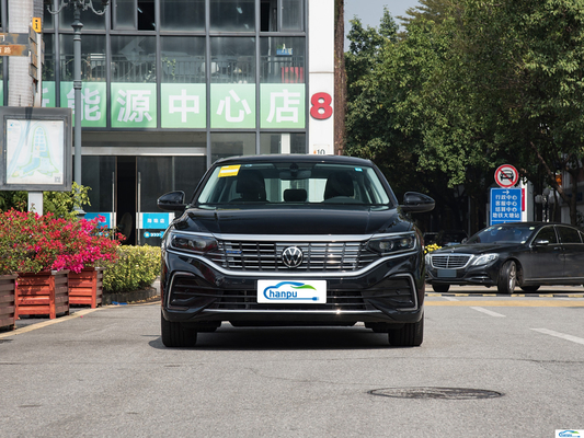 2023 Volkswagen Passat Phev SUV La combinazione perfetta di prestazioni ed efficienza