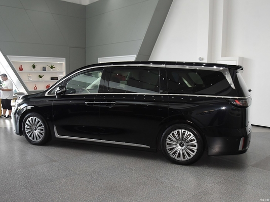 Vivi il meglio dei due mondi con il 2024 Voyah Dreamers Lantu Luxury 4-Drive SUV