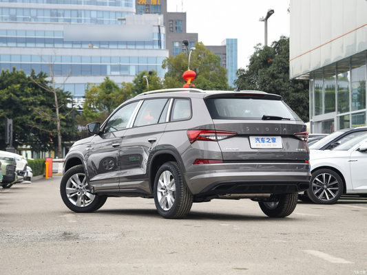 2023 Skoda Kodiaq 2.0T 186 CV 220 CV 5/7 sedili touch screen Parcheggio elettrico Freno a benzina Auto per Volkswagen