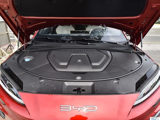SUV elettrico a 5 porte BYD EV 2024 Honor Edition con autonomia di 605 km e powertrain avanzato