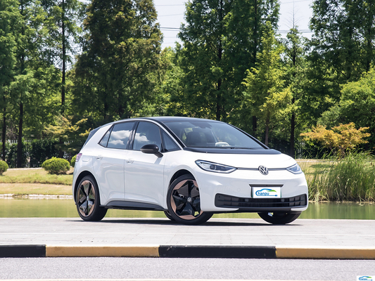 Scopri il futuro della guida con il SUV compatto elettrico Volkswagen ID.4 Crozz 2024