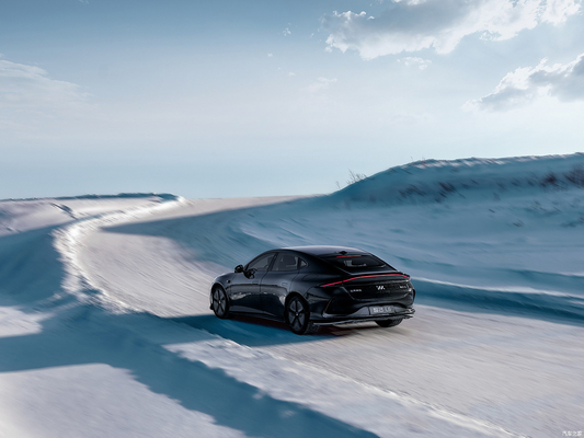 650KM-780KM Range 4WD SUV elettrico con cambio automatico ZHIJI L6 Energy Vehicle