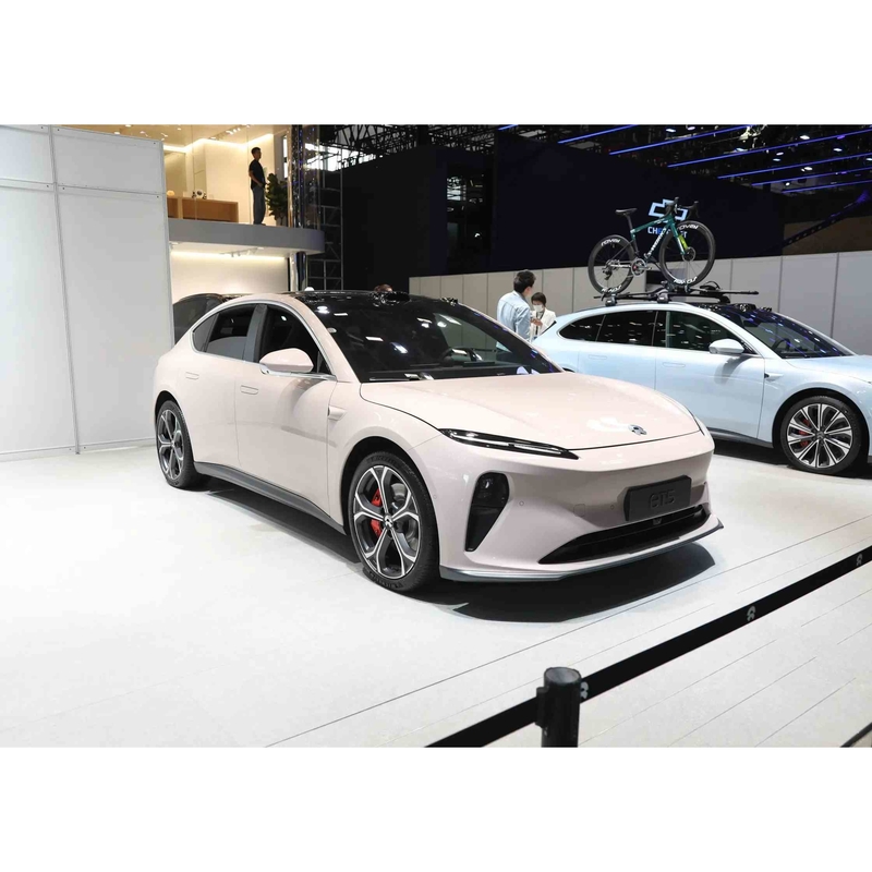 100Kwh Quattro porte Porta oscillante Nio Et5-2024 Ride-On Car Cinque posti Veicoli elettrici